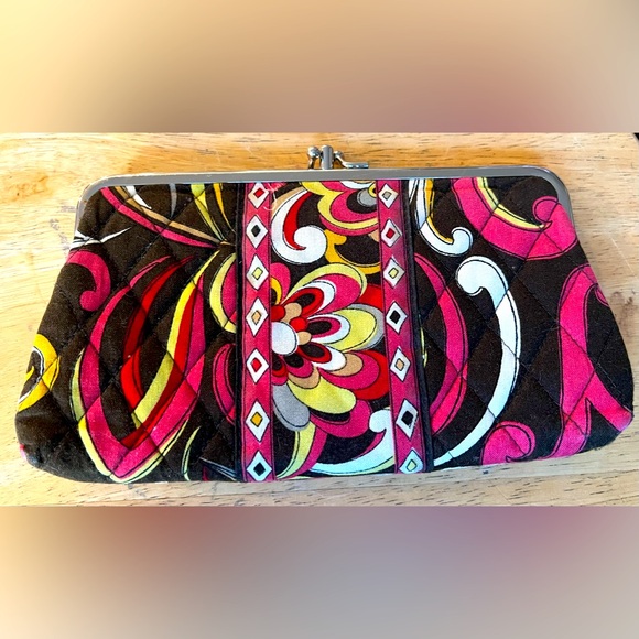 Vera Bradley Handbags - Vera Bradley Double Kiss Lock Clutch Wallet Puccini Retired Pattern Floral